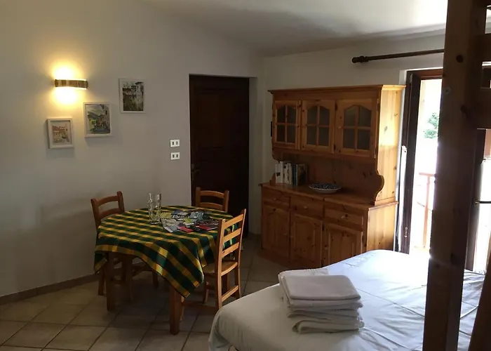 Il Nido Delle Rondini Balboutet Casa de Férias Usseaux